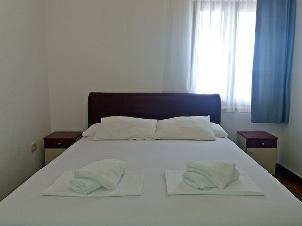 Imagen general del Hotel Villa Oasis with swimming pool. Foto 7