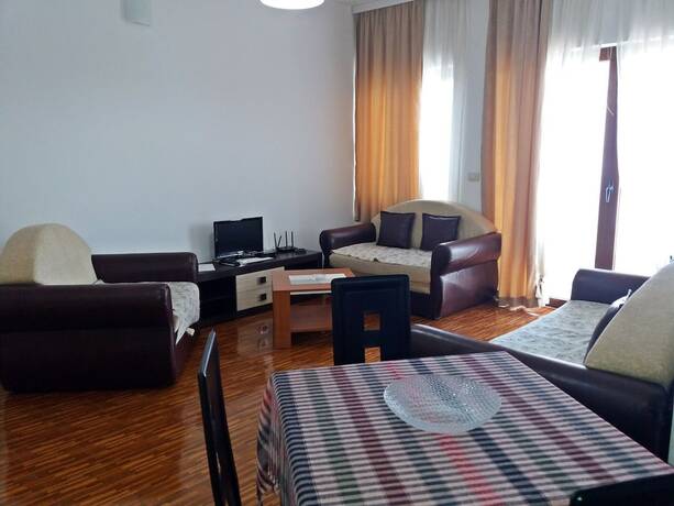 Imagen general del Hotel Villa Oasis with swimming pool. Foto 8