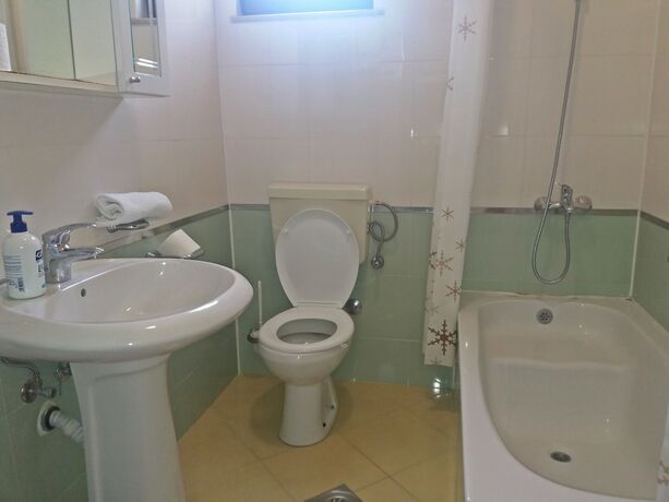 Imagen general del Hotel Villa Oasis with swimming pool. Foto 9