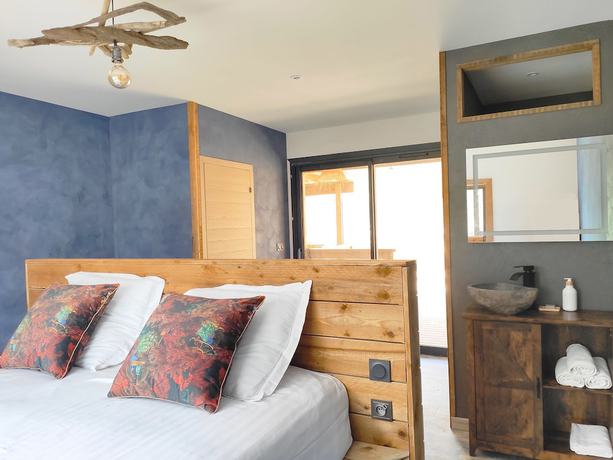 Imagen de la habitación del Hotel Villa Occitana. Foto 16