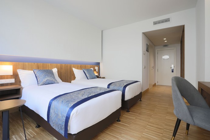 Imagen de la habitación del Hotel Villa Odón. Foto 15