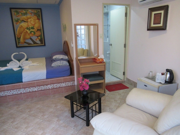 Imagen de la habitación del Hotel Villa Oranje Pattaya. Foto 11