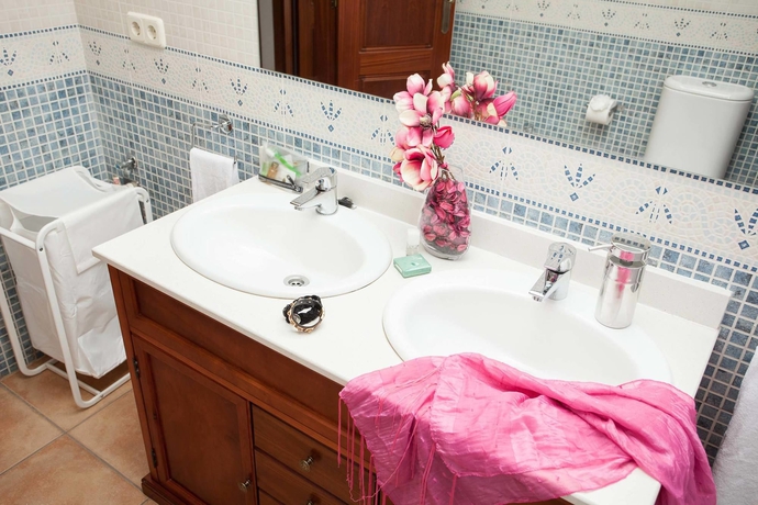 Imagen de la habitación del Hotel Villa Orión. Foto 9