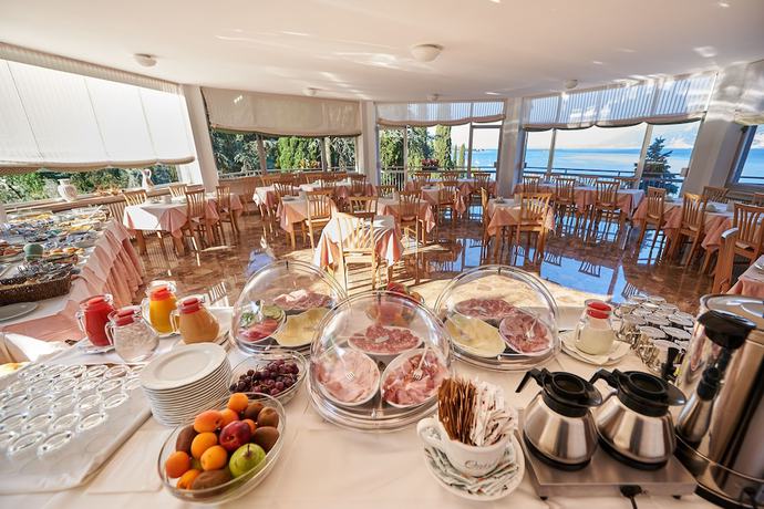 Imagen del bar/restaurante del Hotel Villa Orizzonte, Cassone. Foto 3