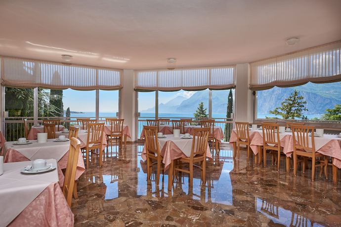 Imagen del bar/restaurante del Hotel Villa Orizzonte, Cassone. Foto 4
