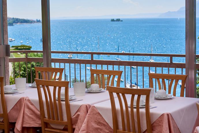 Imagen del bar/restaurante del Hotel Villa Orizzonte, Cassone. Foto 5