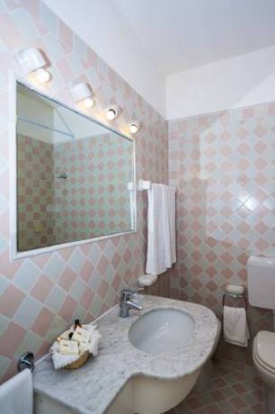 Imagen de la habitación del Hotel Villa Ottone. Foto 11