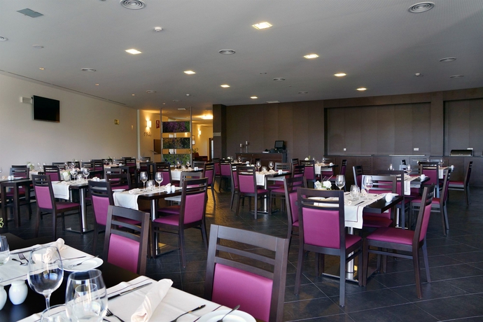 Imagen del bar/restaurante del Hotel Villa Pampilhosa. Foto 4