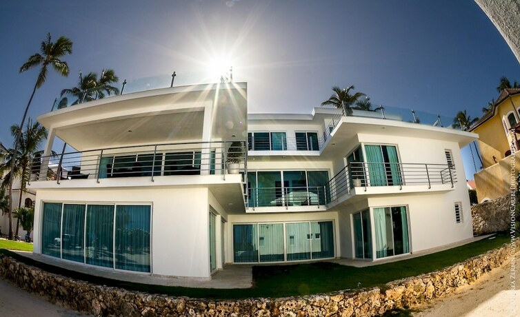 Imagen general del Hotel Villa Pandora Luxury Beachfront Villa in Los Corales Bavaro. Foto 9