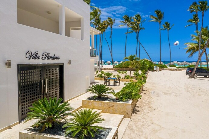 Imagen general del Hotel Villa Pandora Luxury Beachfront Villa in Los Corales Bavaro. Foto 14