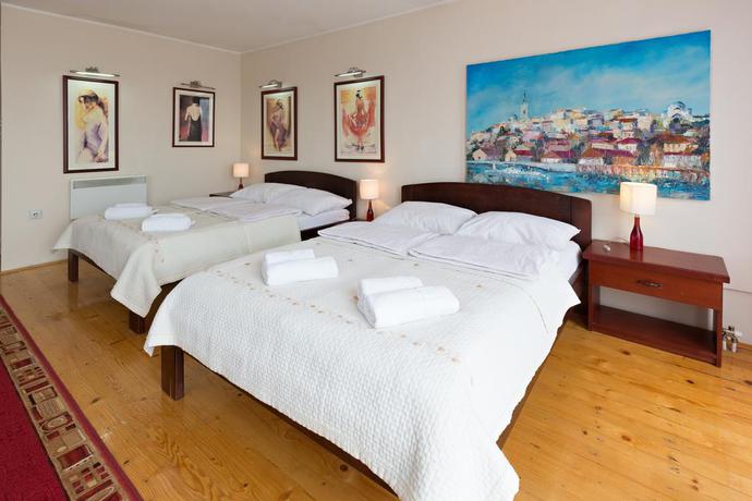 Imagen de la habitación del Hotel Villa Panorama. Foto 9