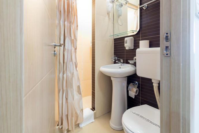 Imagen de la habitación del Hotel Villa Panorama. Foto 14