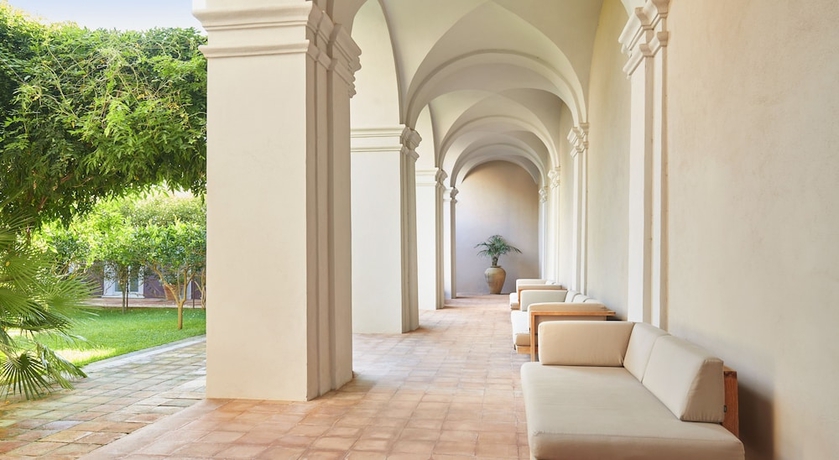 Imagen de los interiores del Hotel Villa Paola. Foto 16