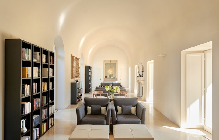 Imagen de los interiores del Hotel Villa Paola. Foto 18