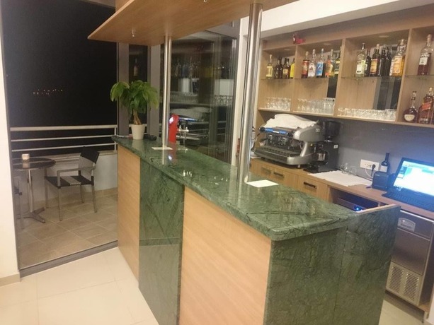 Imagen del bar/restaurante del Hotel Villa Paradiso 2. Foto 2