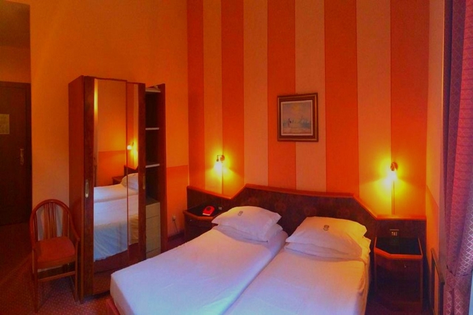 Imagen general del Hotel Villa Paradiso, Meina. Foto 2