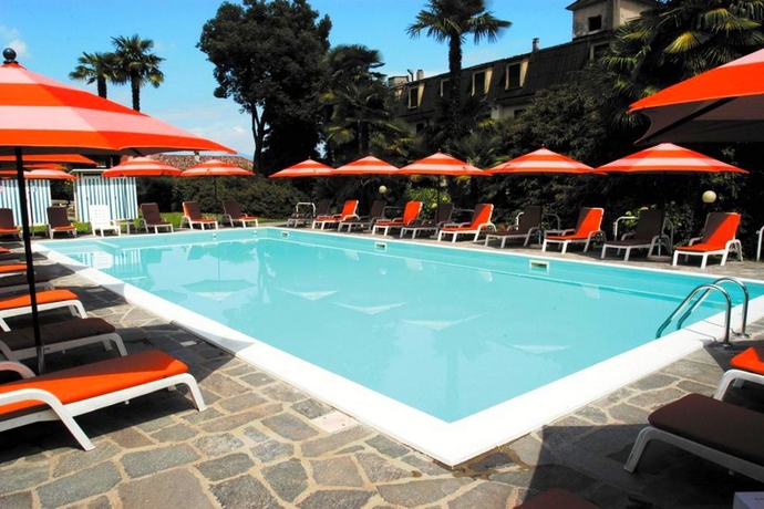 Imagen general del Hotel Villa Paradiso, Meina. Foto 3