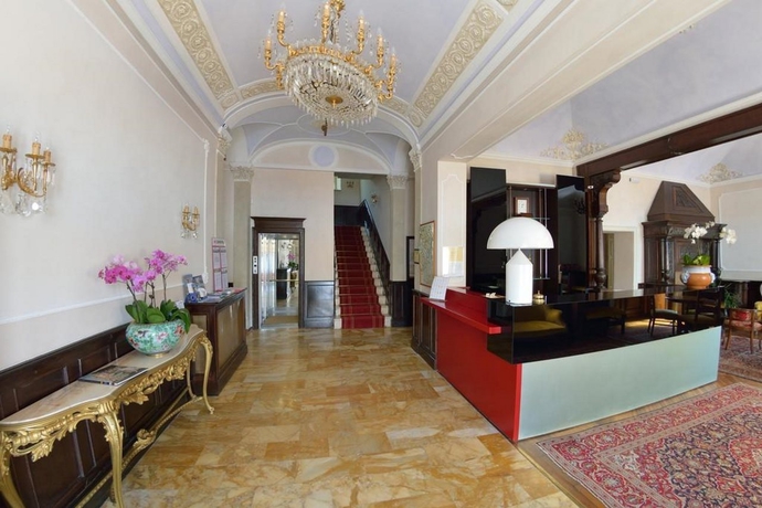 Imagen general del Hotel Villa Paradiso, Meina. Foto 4