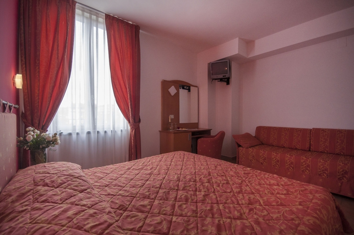 Imagen de la habitación del Hotel Villa Paradiso, Passignano Sul Trasimeno. Foto 4