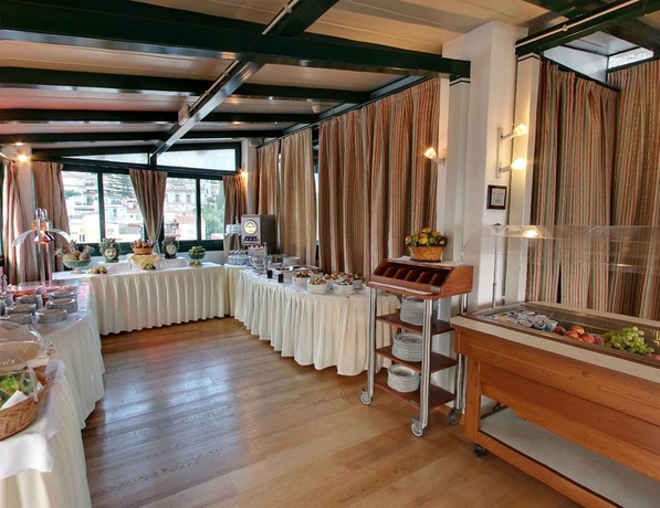 Imagen del bar/restaurante del Hotel Villa Paradiso, Taormina . Foto 1