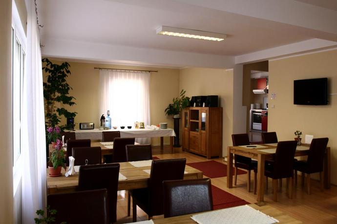Imagen de los interiores del Hotel Villa Parc. Foto 5