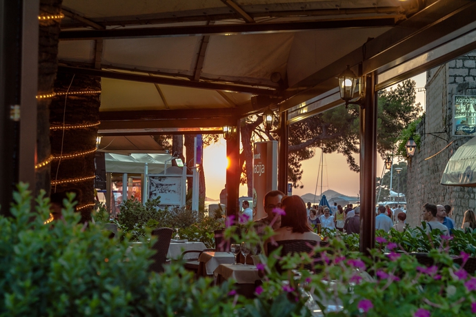 Imagen del bar/restaurante del Hotel Villa Pattiera. Foto 2