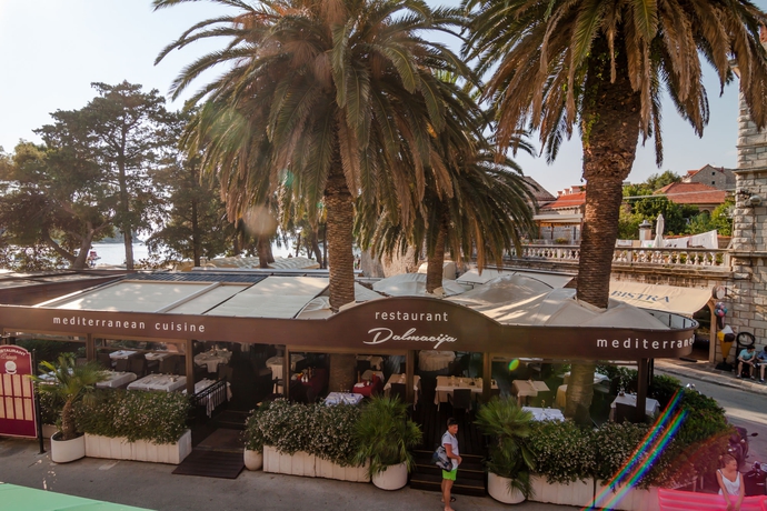 Imagen del bar/restaurante del Hotel Villa Pattiera. Foto 3