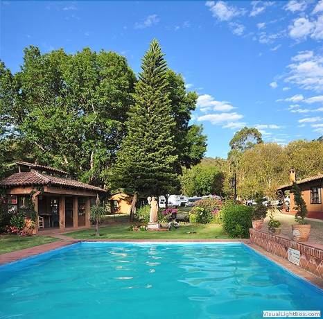 Imagen de la piscina del Hotel Villa Patzcuaro Garden and RV Park. Foto 17