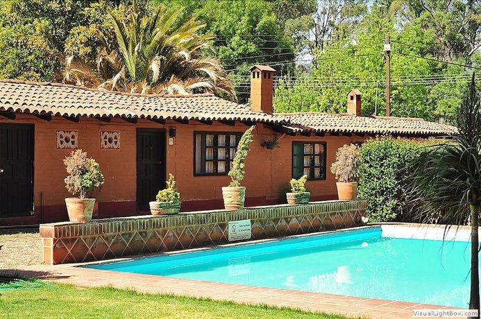 Imagen de la piscina del Hotel Villa Patzcuaro Garden and RV Park. Foto 18