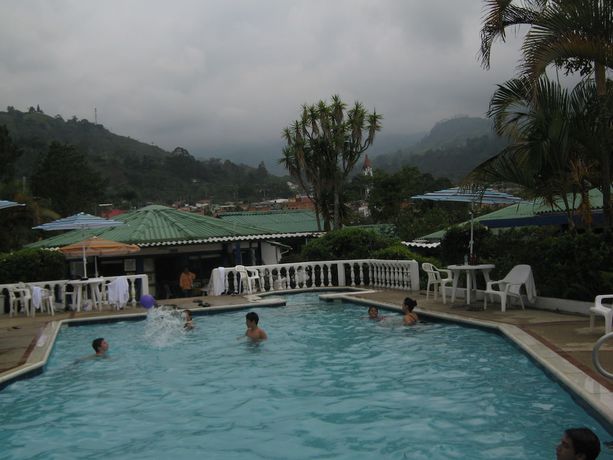 Imagen de la piscina del Hotel Villa Paz. Foto 15