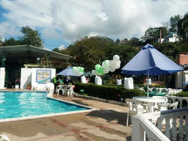 Imagen de la piscina del Hotel Villa Paz. Foto 17