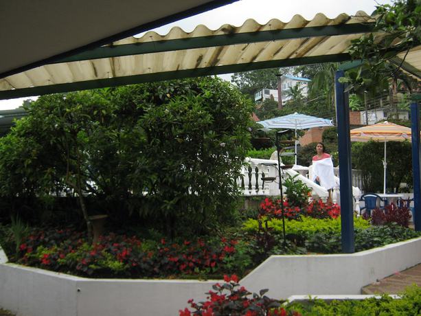 Imagen de la piscina del Hotel Villa Paz. Foto 18