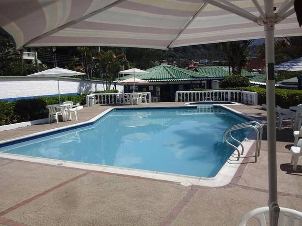 Imagen de la piscina del Hotel Villa Paz. Foto 20
