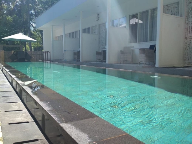 Imagen de la piscina del Hotel Villa Phyphy 2. Foto 11