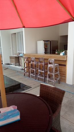 Imagen del bar/restaurante del Hotel Villa Phyphy 2. Foto 3