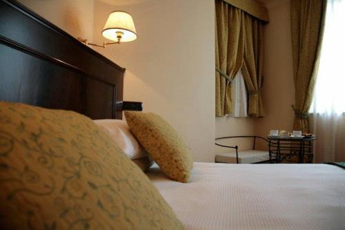 Imagen de la habitación del Hotel Villa Picena, Colli del Tronto. Foto 5