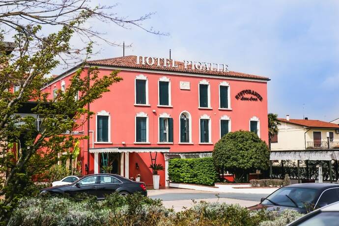 Imagen general del Hotel Villa Pigalle, Belvedere. Foto 1