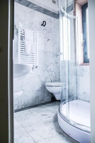 Imagen de la habitación del Hotel Villa Pigalle, Belvedere. Foto 11