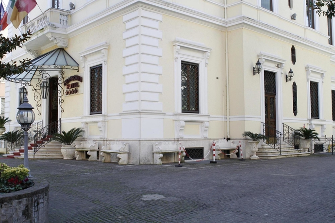 Imagen de los exteriores del Hotel Villa Pinciana. Foto 12