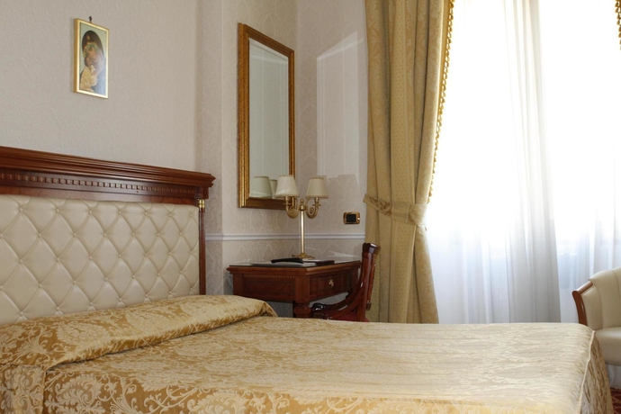 Imagen de la habitación del Hotel Villa Pinciana. Foto 9