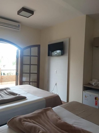 Imagen de la habitación del Hotel Villa Pinhais e Eventos. Foto 19