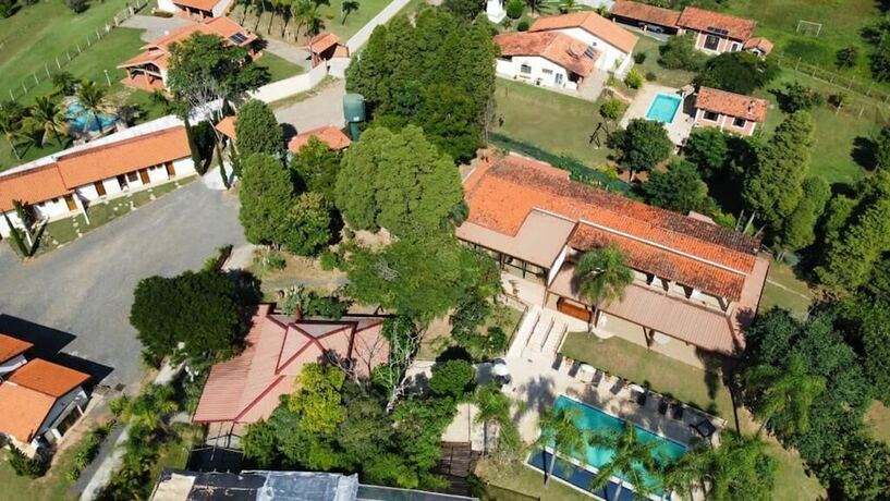 Imagen general del Hotel Villa Pinhais e Eventos. Foto 11