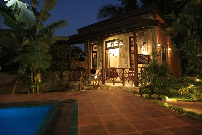 Imagen de la piscina del Hotel Villa Pinnawala And Restaurant. Foto 13