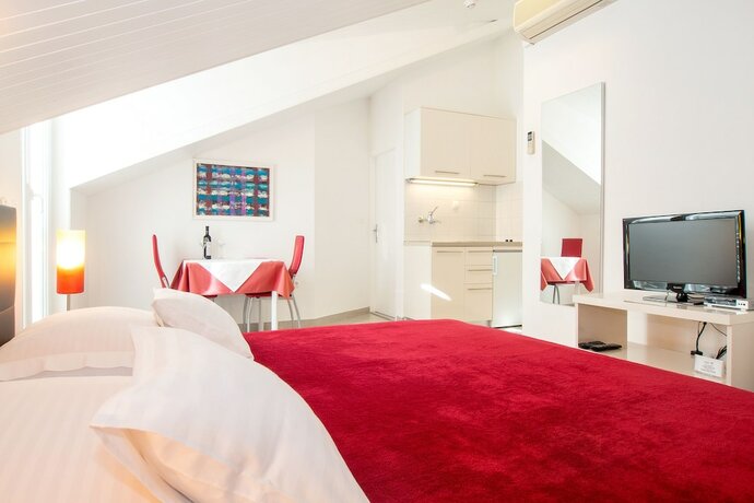 Imagen de la habitación del Hotel Villa Pinocchio. Foto 17