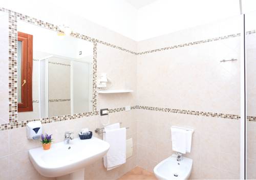 Imagen de la habitación del Hotel Villa Piras. Foto 15