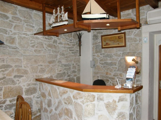 Imagen de los interiores del Hotel Villa Plazibat. Foto 14