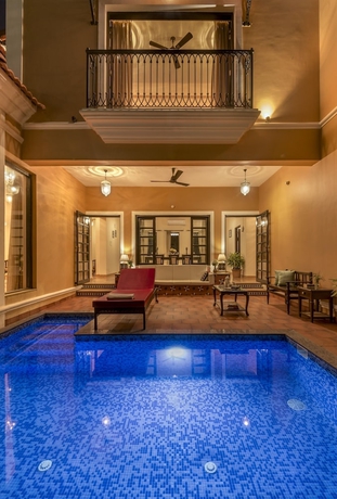 Imagen de la piscina del Hotel Villa Portico By Iksha. Foto 14