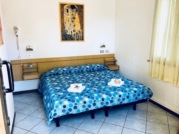 Imagen de la habitación del Hotel Villa Pozzi. Foto 18