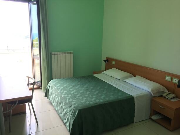 Imagen de la habitación del Hotel Villa Principe. Foto 29
