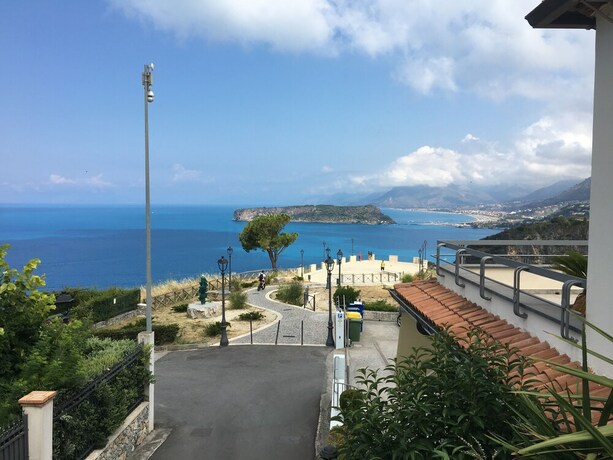 Imagen de los exteriores del Hotel Villa Principe. Foto 35